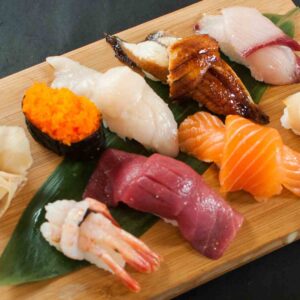 จานซูชิรวมระดับพรีเมียม ผลงานจากคอร์สเรียนทำซูชิ The Sushi Entrepreneur